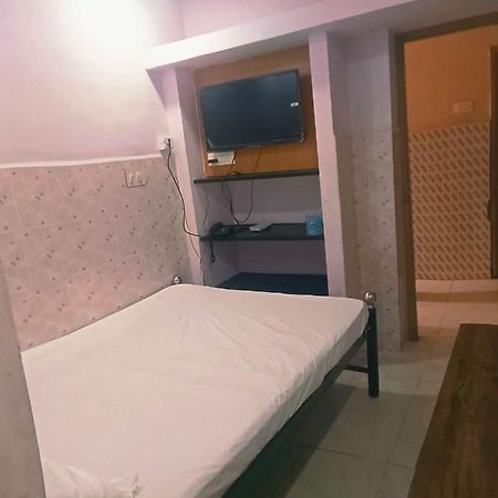 ולורה Spot On Sri Krish Hotel מראה חיצוני תמונה