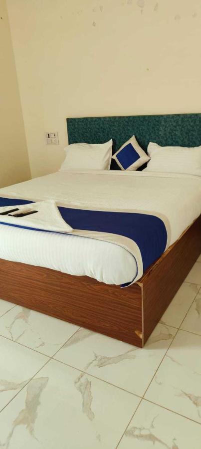 ולורה Spot On Sri Krish Hotel מראה חיצוני תמונה