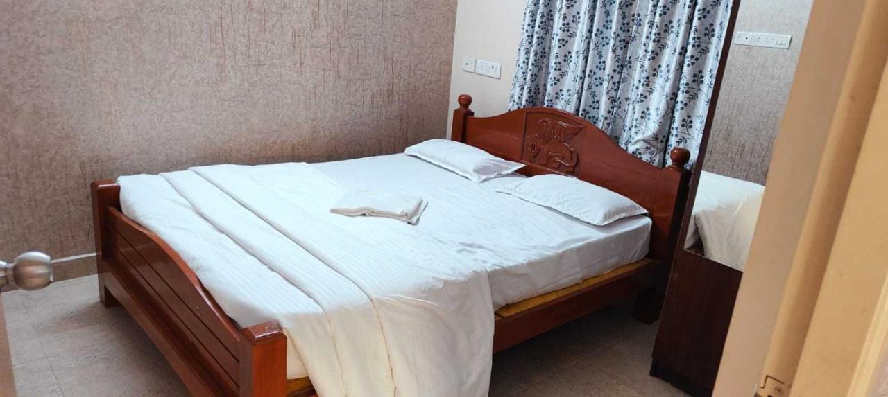 ולורה Spot On Sri Krish Hotel מראה חיצוני תמונה